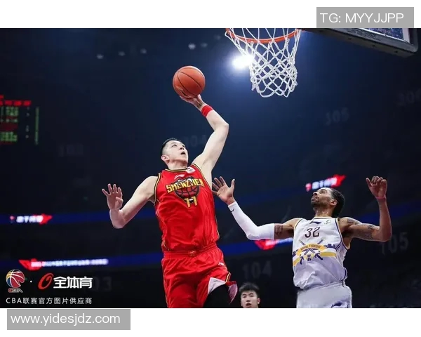 韩国足球明星戴面具的背后故事与赛场上的不屈精神