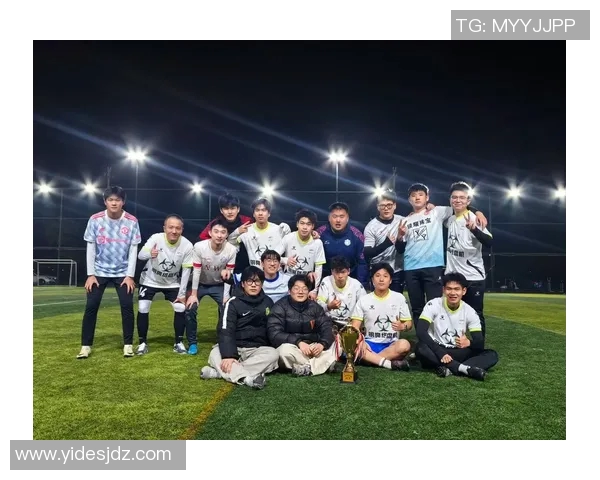 足球明星为何能吸引如此众多粉丝的热爱与追捧背后的深层原因分析