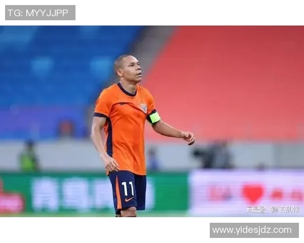 足球明星直播意外手滑曝光老婆身份引发热议网友热情讨论背后故事